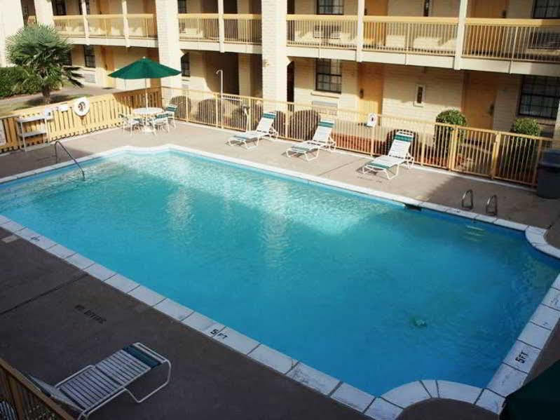 Days Inn By Wyndham Augusta Washington Rd Eksteriør billede